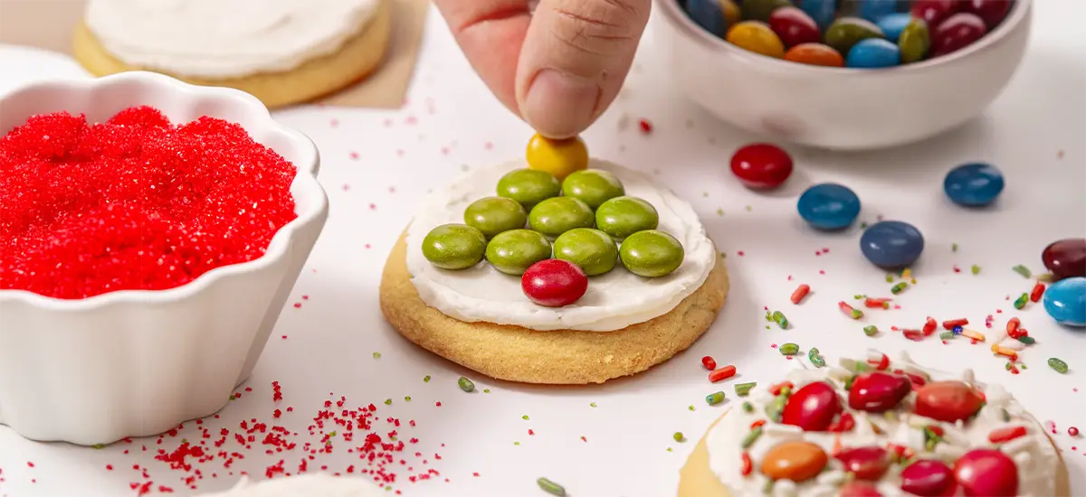 Decorating holiday cookies